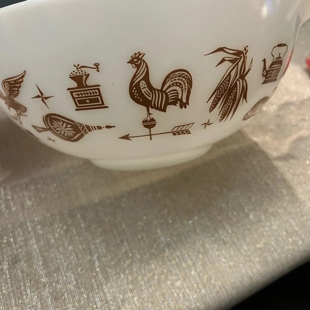 Vintage White Pyrex federal Americana Bowl
Farmhouse - Picture 3 of 7